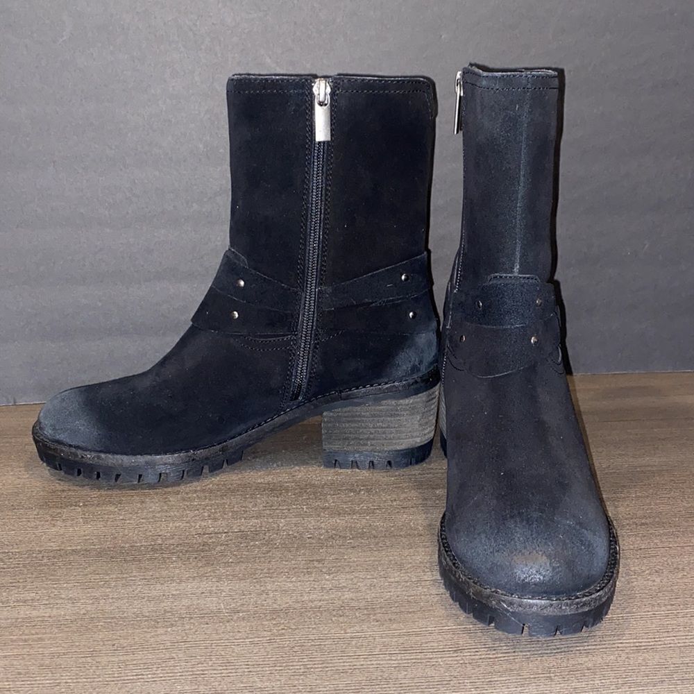 Women's Black Mid-Calf Suede Block Heel Boot - Picture 9 of 11